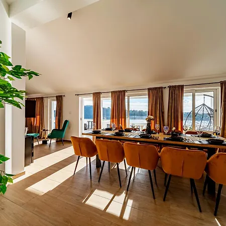 Ursa Apartman